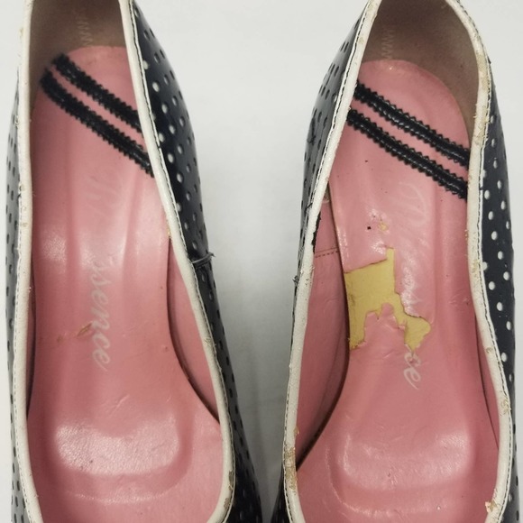 Rosessence Vintage Japanese Polka Dot Pumps - Picture 6 of 11